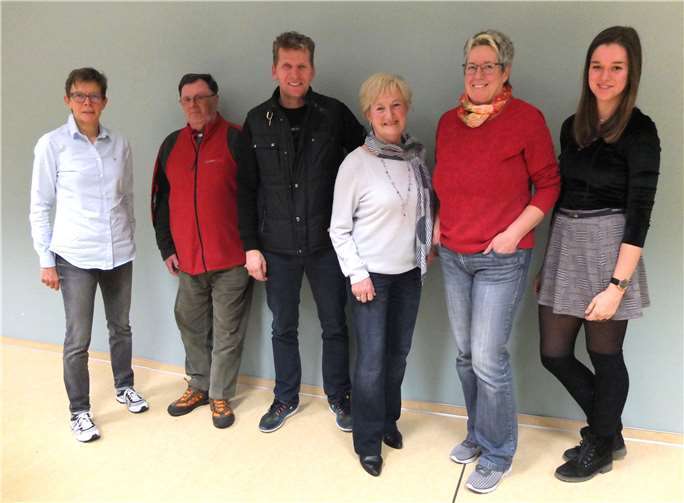 Neuer und alter Vorstand: V.l.n.r. Bonita Hoß-Saal, Hans Holecek, Sascha Hecken, Ulla Jabs-Vietor, Elke Kugler, Sarah v. Kopp Ostrowski.privat