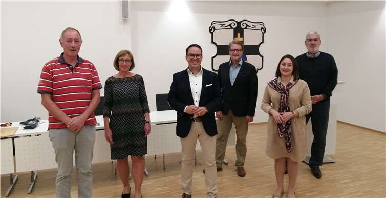 Neues Führungsteam der Fraktion (von links): Otmar Soukup, Katja Kroeger, Joachim Kühlwetter, Rainer Friedrich, Elena Dahmen und Michael Sell. Nicht im Bild: Michael Sperling..Foto: privat