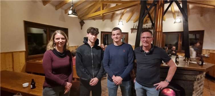 Neues Vorstandsteam gewählt: Anna Steins, David Müller, Julius Knieps, Martin Müller. Foto: privat