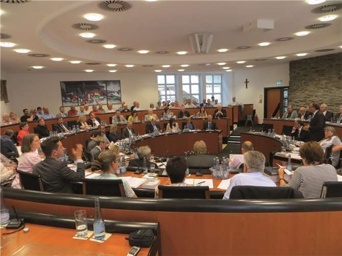 Neues und „altes“ Leben im Ratssaal des Historischen Rathauses.