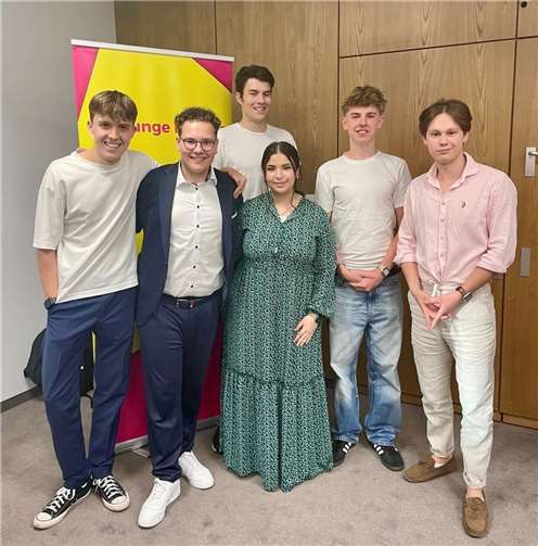 Neugewählter Vorstand um Marc Frings (v.l.): Elias Geyermann, Marc Frings (Vorsitzender), Henrik Müller, Yasmina Charki, Fabian Pölking, Kerem Kaciran.. Foto: privat