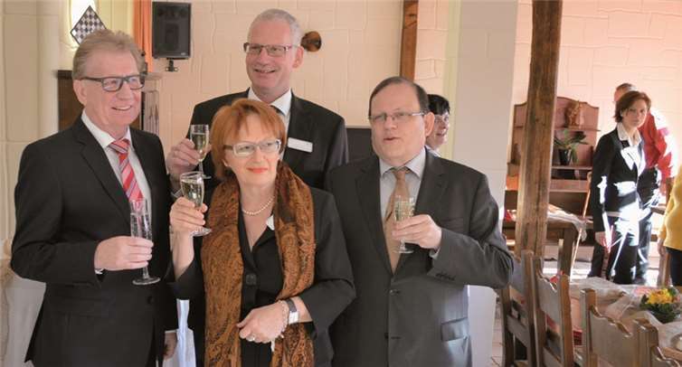 Neujahrsempfang im Haus Franziskus (v.li.): Ortsvorsteher Norbert Matthias, Einrichtungsleiterin Eva-Marie Schwerber, Geschäftsführer Klaus Vitten und Beigeordneter Joachim Titz. AB