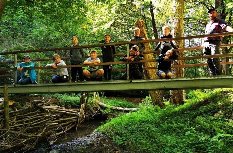 Neun Jungen im Alter von 8-13 Jahren und ihre beiden Betreuer verbrachten ein ganzes Wochenende draußen. Alle zogen ein absolut positives Resümee.