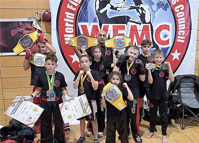Neun Sportlerinnen und Sportler nahmen an der WMFC World Championship in Wiltz teil und sorgten nicht nur im Kickboxen, sondern erstmals auch im Boxen für Aufsehen. Foto: privat