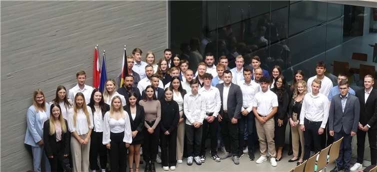 Neustart beim Hauptzollamt Koblenz: 45 junge Talente beginnen ihre Karriere. Foto: Hauptzollamt Koblenz