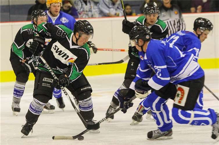 Neuwied gegen  Mainz, das Testspiel ging klar an die Neuwieder Bären. Privat