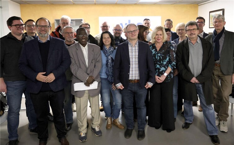 Neuwieder Bündnis informiert sich bei der VHS.  Foto: Jan Petry