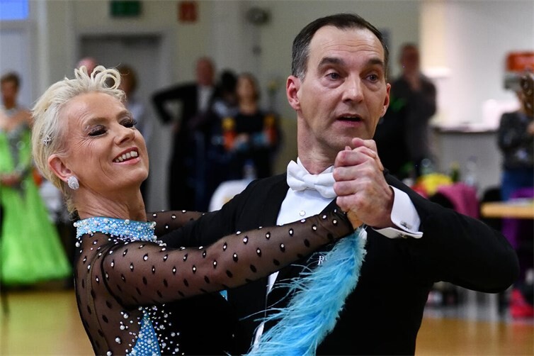 Neuwieder Tanzpaar Thomas Broszey und Claudia Bleidt Senioren III S-Klasse