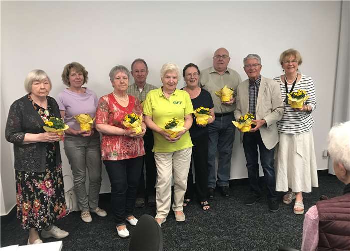 Never change a winning team! Der neue (und alte) Vorstand: v.li. Anneliese Schwarz-Haase, Ellen Singhof, Elisabeth Günther, Joachim Seuling, Marianne Baumgarten, Ingeborg Wildberger, Joachim Günther, Heribert Oster (Kassenprüfer) und Brigitte Hilgert-Becker.