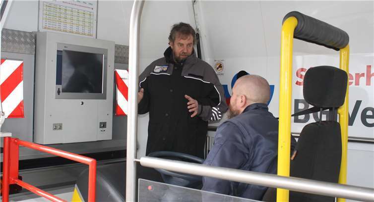 Nicht angegurtet – ein Riesenfehler..! Der Sicherheitsgurtrettet Leben..! Der Gurtschlitten zeigte die Aufprallwucht.