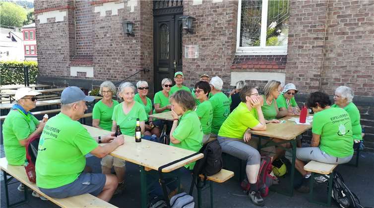 Nicht das Wandern, sondern das feiern stand beim Sommerfest im Mittelpunkt.