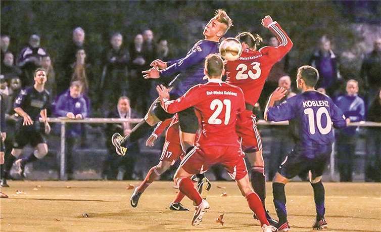 Nicht durchsetzen konnten sich die Angreifer der TuS beim Stadtderby gegen Rot-Weiß Koblenz. 