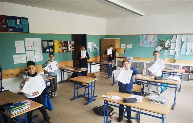 Nicht nur Briefe, sondern auch Zeichnungen und Selbstgebasteltes wurdean die Senioren verschickt. Jetzt freuen sich alle auf einen Kennenlern-Besuch bei „ihren“ Senioren.