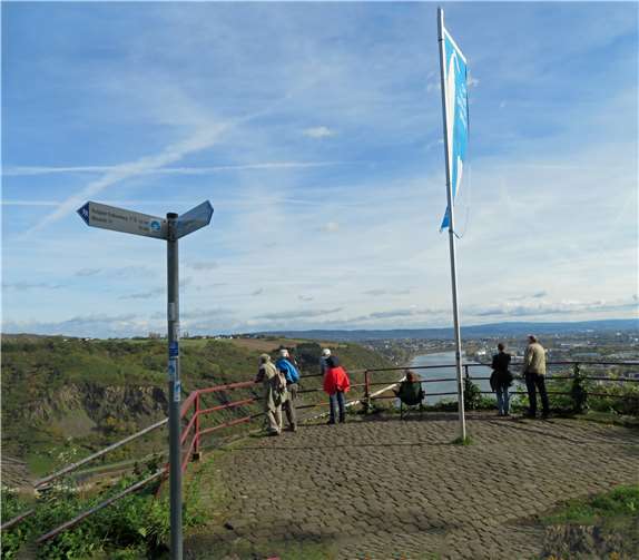 Nicht nur bei den Andernachern beliebt: die spektakuläre Aussicht von der Krahnenberg-Kanzel.