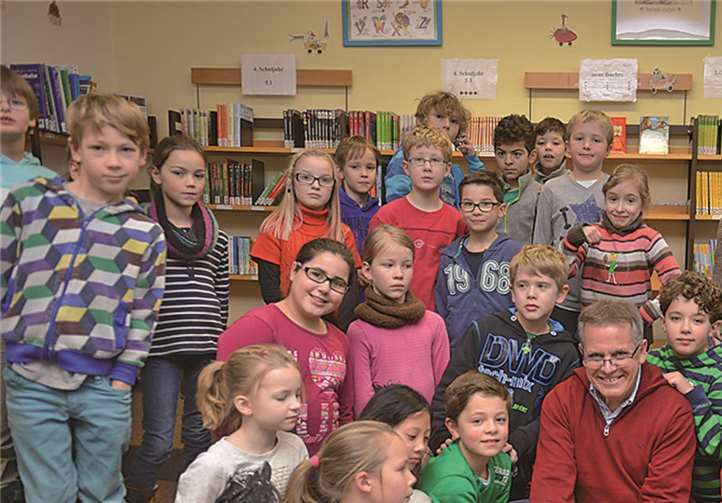 Nicht nur die Ahrweiler Grundschüler, auch Vorleser Rudolf Mies hatten viel Spaß bei der Vorleseaktion.