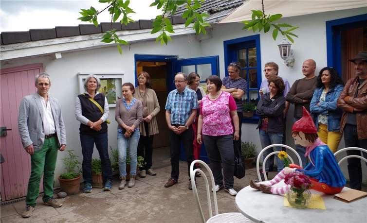 Nicht nur die Eltern der derzeitigen und ehemaligen Kindergartenkinder nutzten die Möglichkeit, sich über das besondere Angebot des Waldorfkindergartens in Oedingen zu informieren. privat