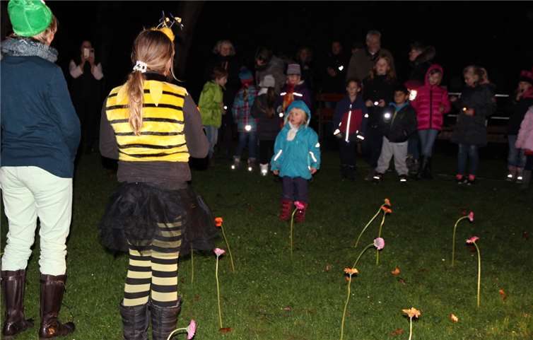 Nicht nur die Kinder sind begeistert von dieser besonderen Wanderung. privat