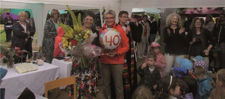 Nicht nur die Tageseinrichtung für Kinder „Theodor Fliedner“ selbst konnte sein 40-jähriges Jubiläum feiern, sondern auch Erzieherin Brunhilde Becker, die von Anfang an mit dabei war.privat