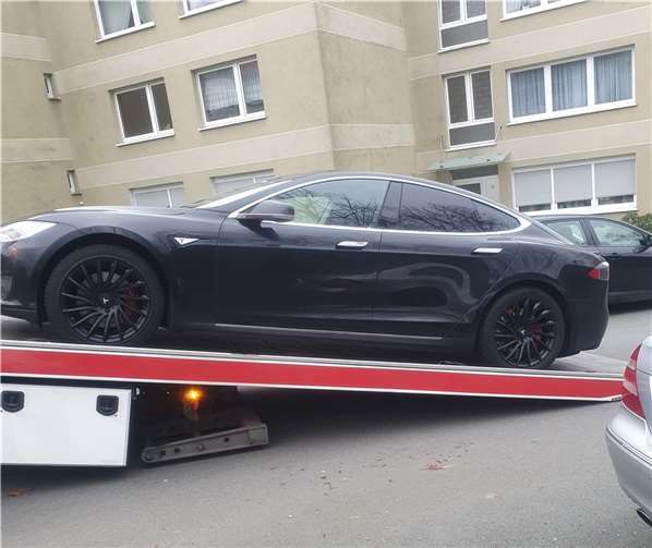 Nicht nur dieses Auto wurde beschlagnahmt. Foto: Polizei