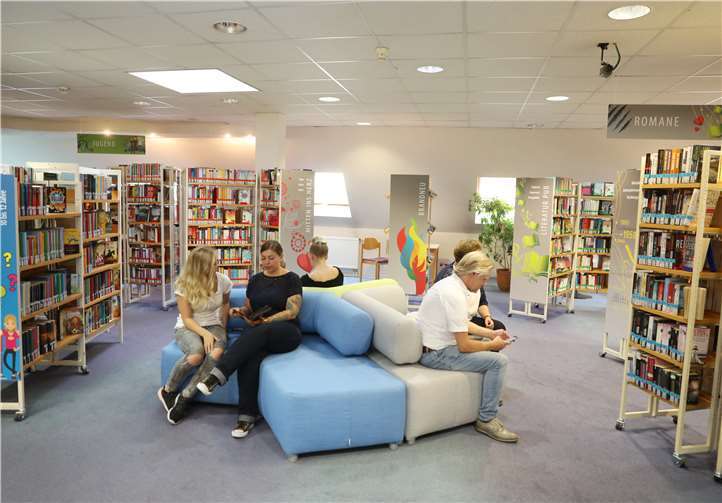 Nicht nur ein Ort für die Lektüre: die Stadtbibliothek Montabaur ist auch ein beliebter Treffpunkt. Fotos: Olaf Nitz / Stadtbibliothek Montabaur