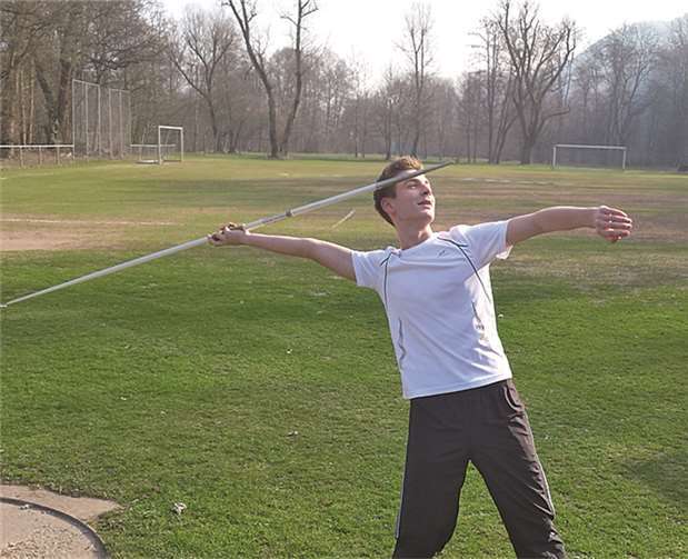 Nicht nur mit dem Speer ein As: Thorben Schröders gewann die Rheinland-Hallen-Mehrkampfmeisterschaften für die LG Koblenz-Rhens. privat