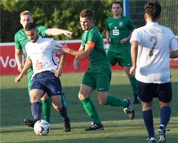 Nicht punkten konnte die Reserve der Mülheimer (in Grün) am ersten Bezirksligaspieltag. Am Sonntag soll nun bei der SG Gering der erste Saisonsieg eingefahren werden. Foto: Irene Appel