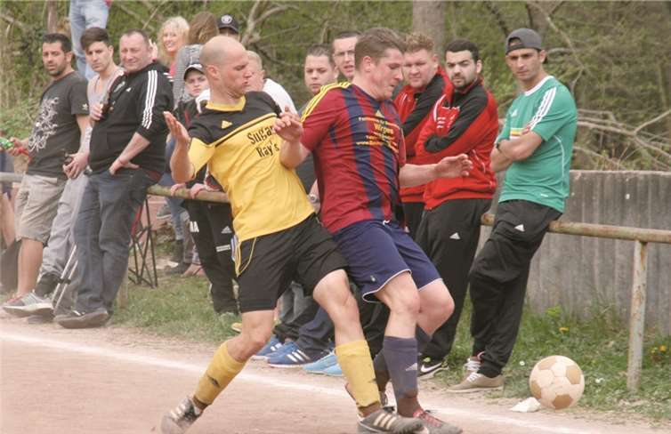 Nicht zu stoppen waren die Kicker der SG Mülhofen/Sayn. Im Heimspiel gegen die Reserve des TSV Lay (gelbes Shirt) gewannen die Kombinierten deutlich mit 6:0.TH