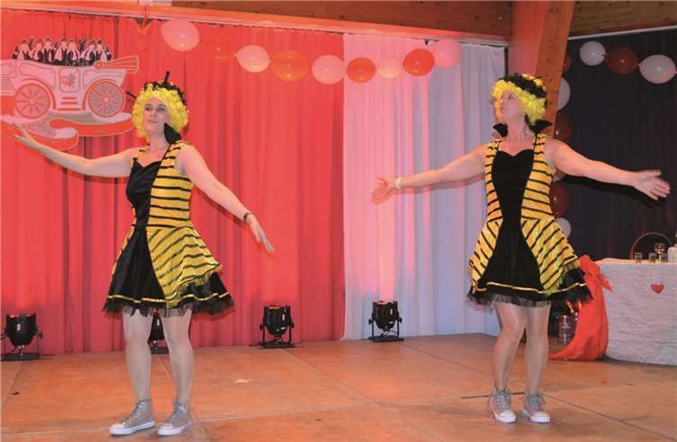 Nicht zu toppen war die Nummer von Kathrinchen und Paulinchen, alias Tina Möcking und Ulla Fuchs.