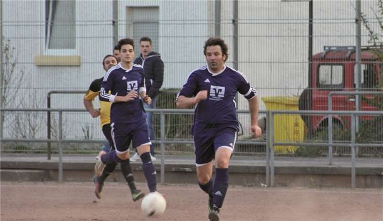Nichts zu holen gab es für die SG Bachem/Walporzheim um Jan Laskowski (l.) und Mannschaftskapitän Dirk Durben (r.) beim Aufstiegsfavoriten in Sinzig.privat