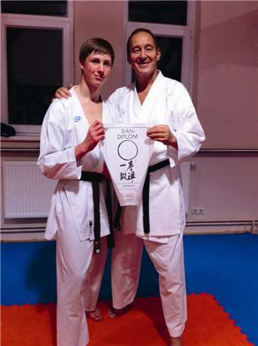 Nick Reichert (links) nach der Prüfung zusammen mit dem Bundestrainer a.D.privat