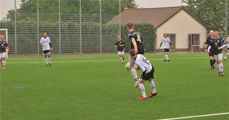 Nico Dreßler im Zweikampf.privat