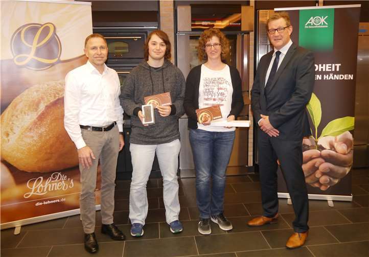 Nicolas Jung und Monika Bruckner freuen sich über ihre Preise.  privat