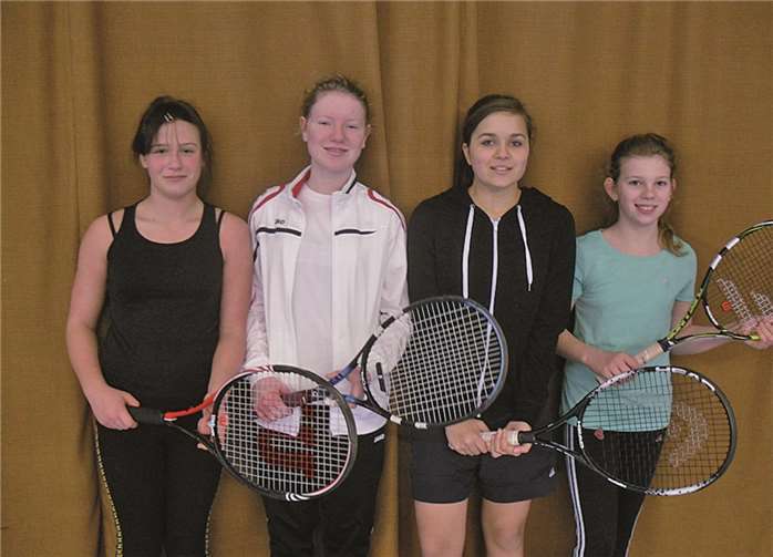 Nicole Reichel, Linda Sägebarth, Anna-Lena Stenzel und Paula Wirtz bilden eine Trainingsgruppe (v.l.).privat