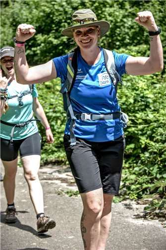 Nicole unterwegs auf dem Mega Marsch.  Fotos: LG Laacher See