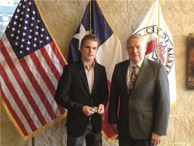 Niklas Kohns (links) mit Bürgermeister Lee Leffingwell.privat