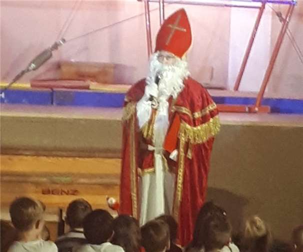 Nikolaus-Besuch bei der Weihnachtsfeier 2019