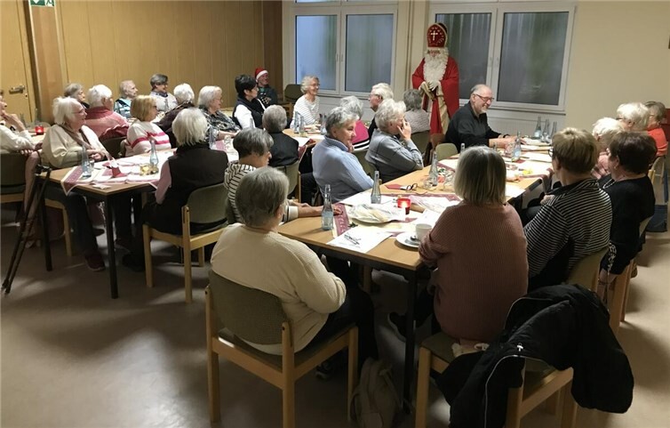Nikolausbesuch im Pfarrheim St. Kastor. Foto: Manni Puth