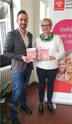 Nils Zimmermann, Geschäftsführende Leitung und Ute Gilles-Adenauer, Pädagogische Leitung der Katholischen Familienbildungsstätte Linz. Familienbildungsstätte Neuwied