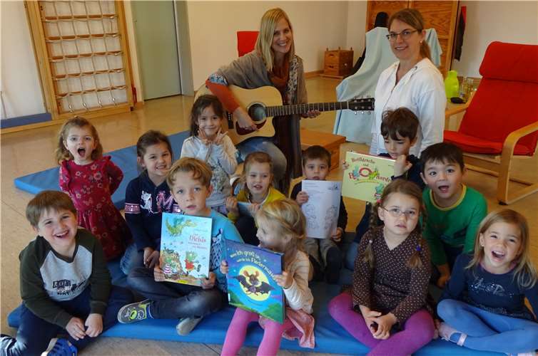 Nina Aker und Carina Sandhaus haben den Kindern tolle Geschichten vorgelesen.privat