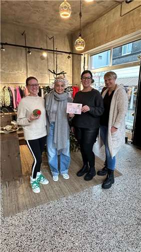 Nina Buchholz (Villa Michels), Alexandra Weber (Herzkissen), Caroline Müllers, Simone Batta (Herzkissen). Fotos: privat