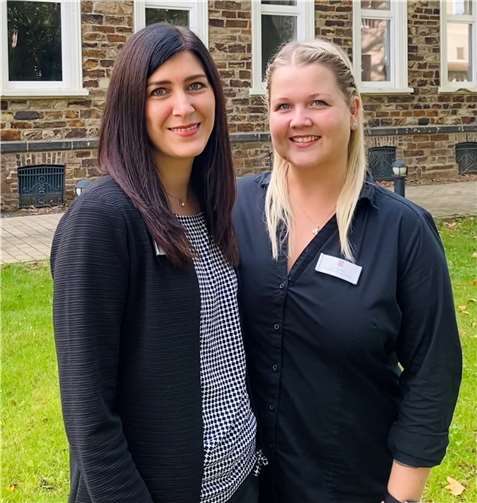 Nina Coltro (l.) und Annabell Schlott.  Foto: W. Fobes