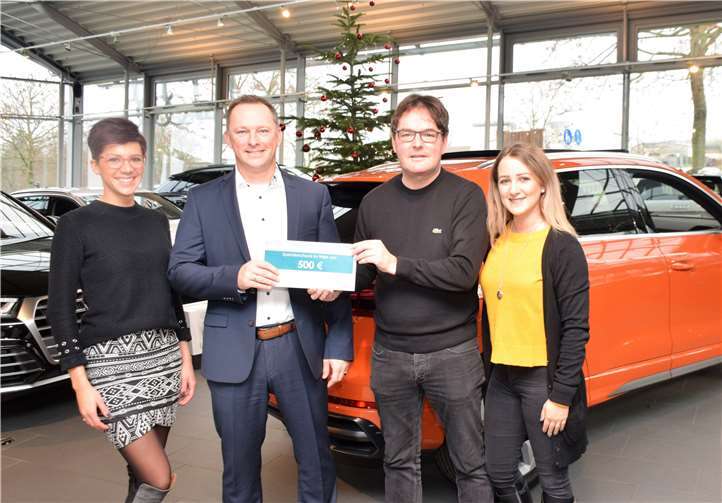 Nina Kiehnle, Leitung der Marketing-Abteilung, Carsten Euskirchen, Verkaufsleiter Audi, Oliver Stölben vom Kinderheim Dr. Dawo und Vanessa Noll, Marketing-Assistentin.EICH