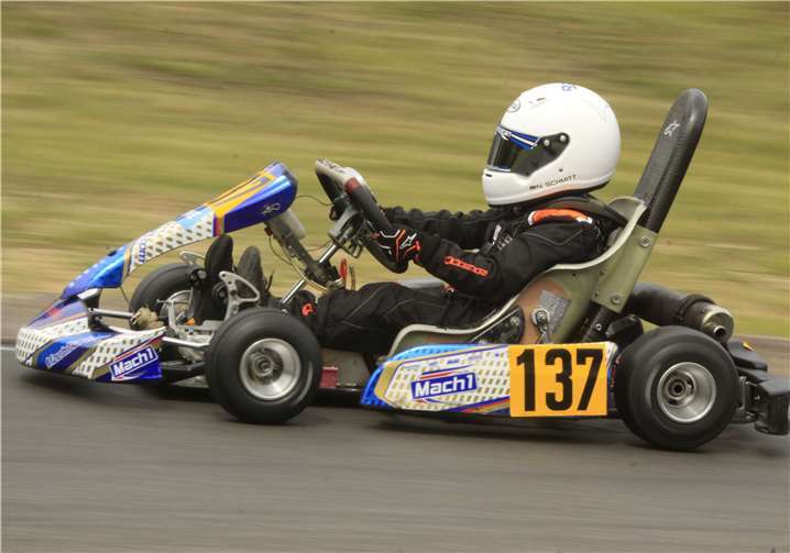 Noah Schmitt im Kart.