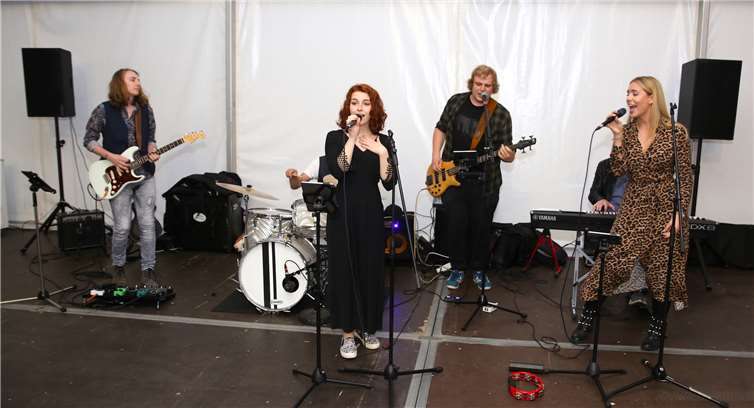 Noble Composition setzt auf echten Sound und gute Stimmen!Fotos: Roland Schäfges - www.myfoto24.eu