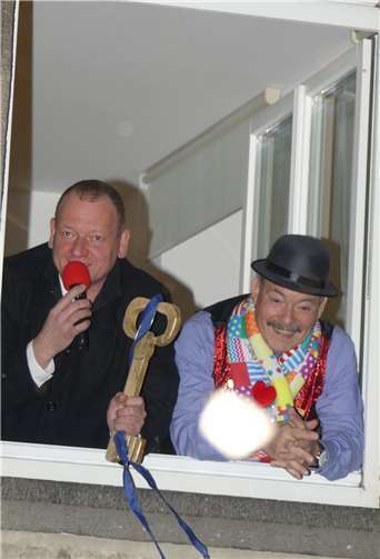 Noch hält der Stadtbürgermeister den güldenen Rathausschlüssel fest in seiner Hand.