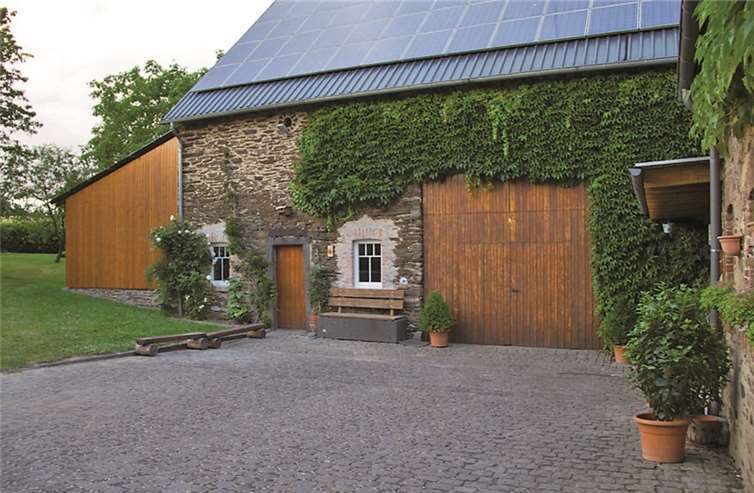 Noch herrscht Idylle pur auf dem Anwesen der Familie Loch in Möntenich…..aber damit ist bald Schluss !!privat