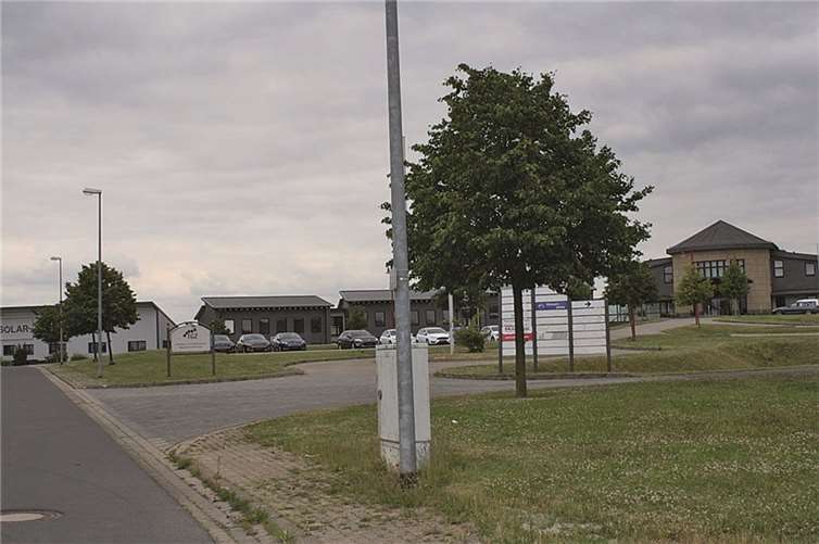 Noch ist es ruhig. Begleitet wird das Event von flotter Livemusik. Den Abschluss bildet das große Brillantfeuerwerk gegen 22 Uhr.