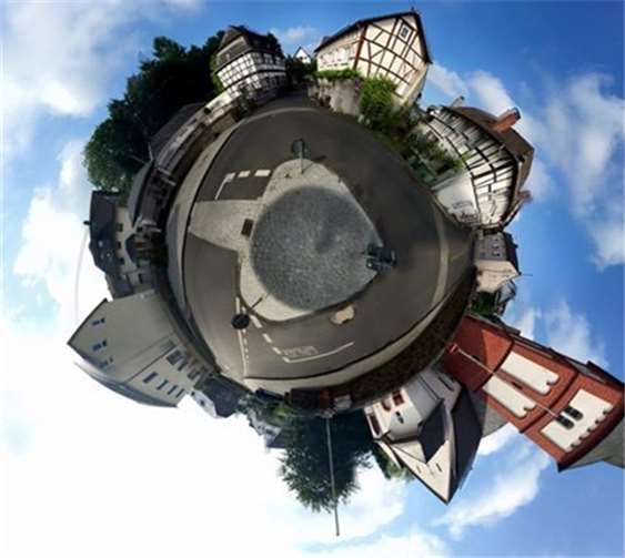 Noch ist es ruhig RUND um den Brunnenplatz.privat