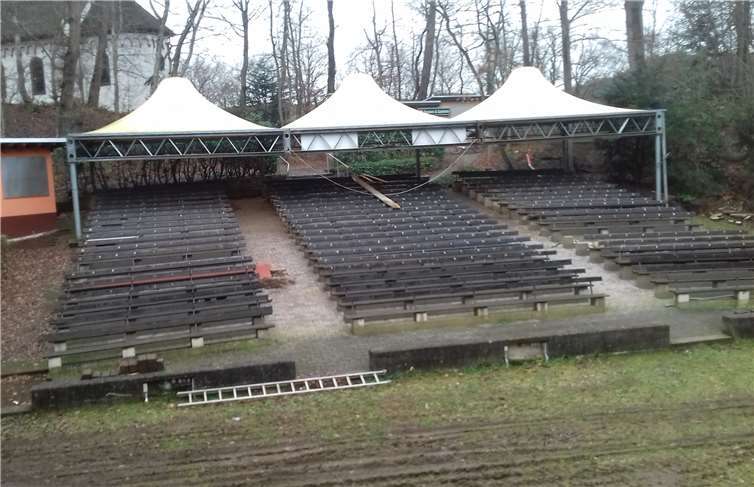 Noch sieht es sehr trostlos auf der Freilichtbühne in Schuld aus. Aber man kann sicher sein, dass bis zum Sommer wieder alles perfekt ist. Freilichtbühne Schuld/Ahr