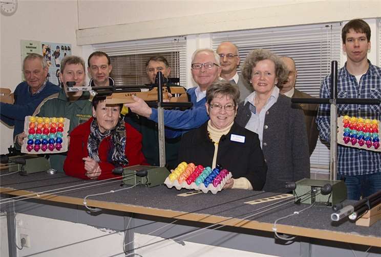 Noch warteten die vielen bunten Ostereier auf ihre Gewinner. privat